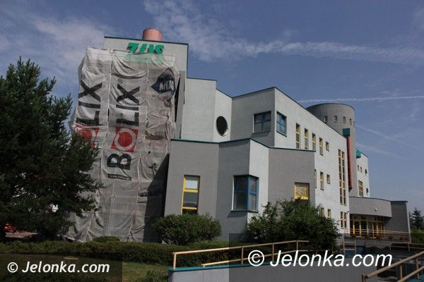 Jelenia Góra: Czytelnik: Remont ZUS–u to zbytek. ZUS: Konieczność