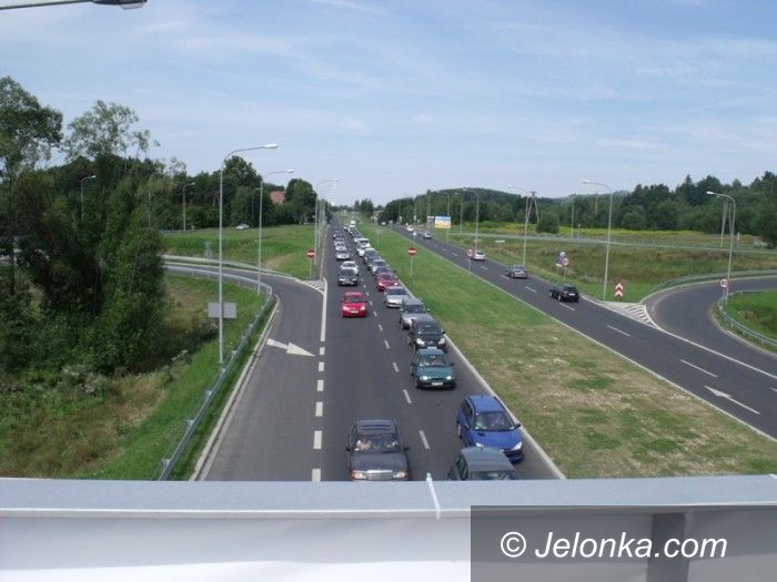 Jelenia Góra/region: Kilometrowy korek w Maciejowej