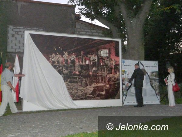 Region: Szklany park otwarto w Piechowicach