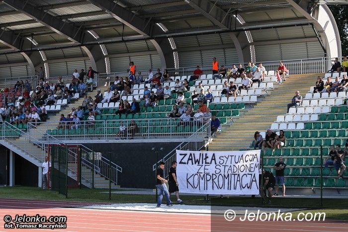 IV-liga piłkarska: Pewne zwycięstwo Karkonoszy