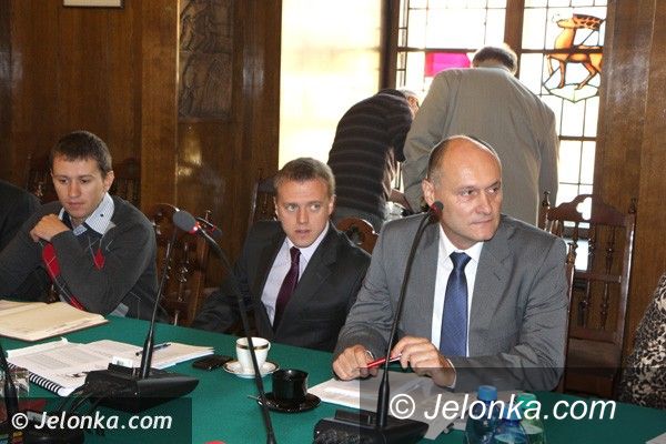 Jelenia Góra: Sesja miejska: Pieniądze, zasłużeni i nowy radny