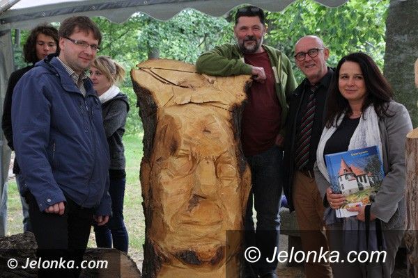 Jelenia Góra: Młodzi rzeźbiarze  tworzyli w Domu Hauptmanna