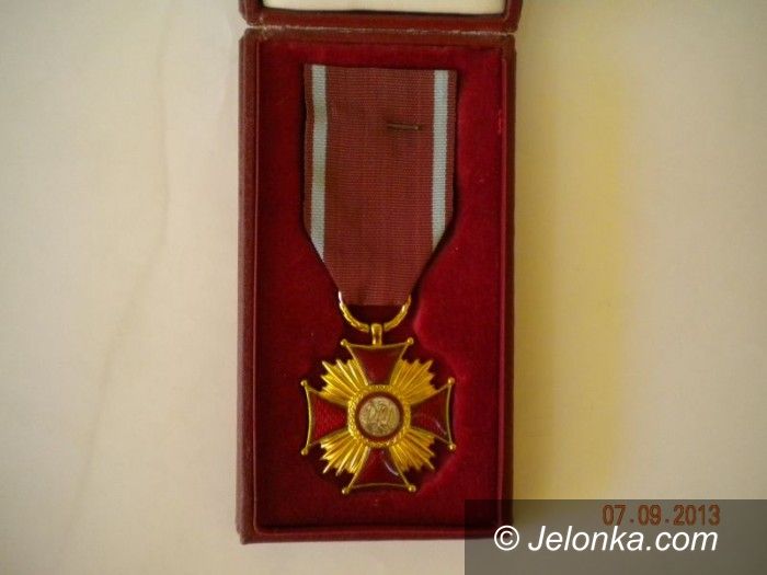 Jelenia Góra: Trofea i pamiątki Janusza Wichowskiego w SP nr 11