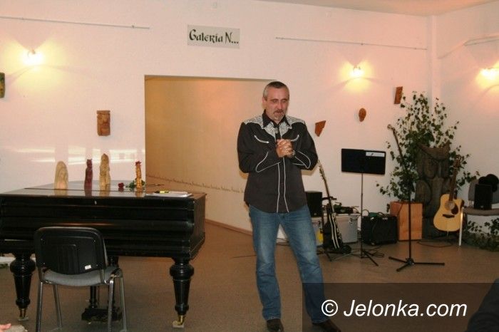 Jelenia Góra: Zaklęty w drewnie świat Andrzeja Koralewskiego