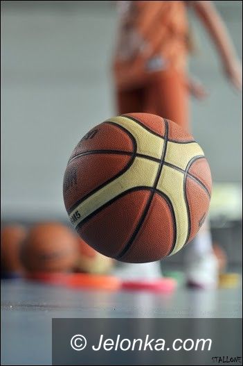 II-liga koszykarek: II–liga kobiet: Osiem przeciwników Wichosia