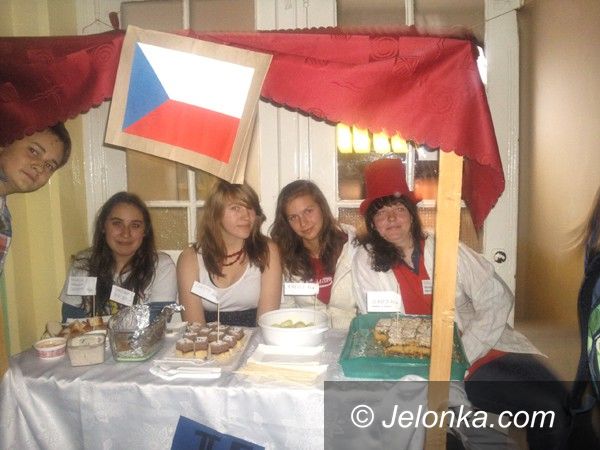 Jelenia Góra: Uczniowie Gimnazjum nr 1 poznawali inne kultury