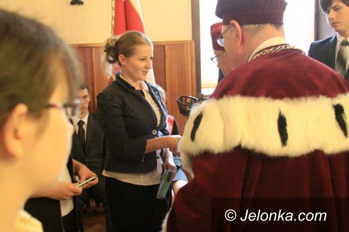 Jelenia Góra: Gaudeamus w XV–lecie karkonoskiej uczelni