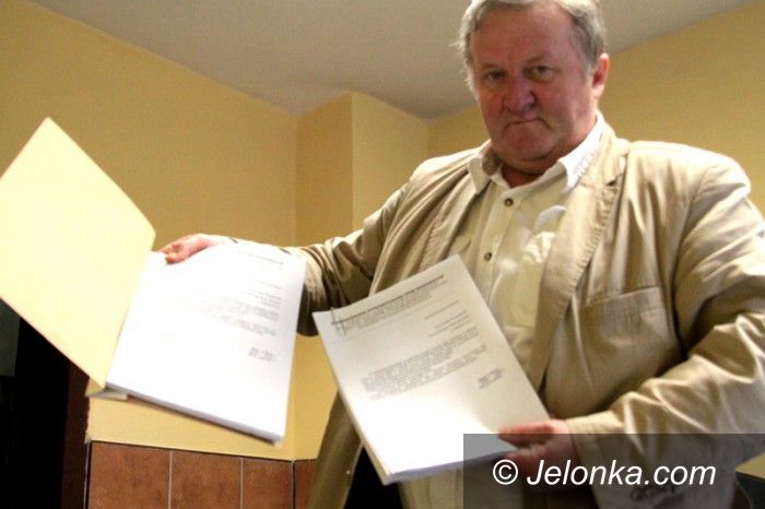 Jelenia Góra: Bezrobotni zebrali podpisy, żądają obniżki cen śmieci