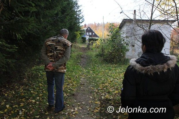 Jagniątków: Zostali bez drogi do domu. Ile to jeszcze potrwa?