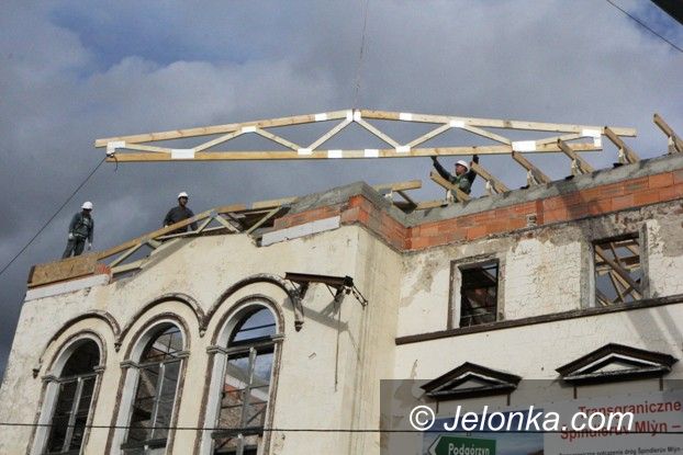 Podgórzyn: Pięknieje przyszłe centrum kultury w Podgórzynie