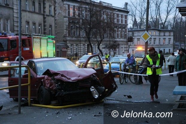 Jelenia Góra: Czołówka przy Małej Poczcie. Utrudnienia w ruchu