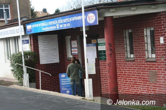 Jelenia Góra: Kiedy w końcu podjazd dla niepełnosprawnych?