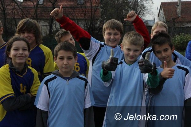 Jelenia Góra: Podstawówka nr 3 ma piękny kompleks sportowy