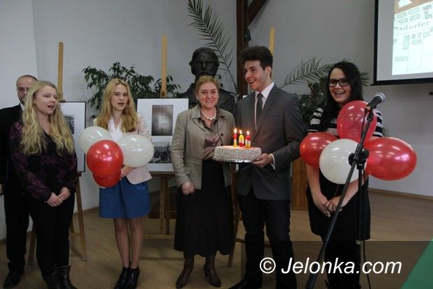 Jelenia Góra: Świętowali stulecie budynku obecnego II LO