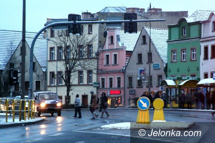 Jelenia Góra: Spadł śnieg, akcja zima ruszyła od niedzieli