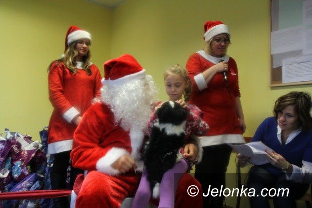 Jelenia Góra: Mikołaje z Niemiec przybyli z podarkami 