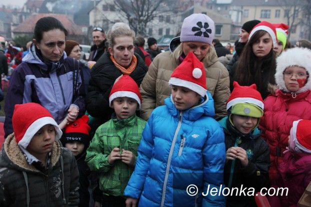 Kowary: Najazd dużych i małych Mikołajów na Kowary