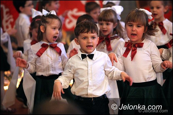 Jelenia Góra: Kolędy i jasełka dla rodziców w „Okrąglaczku”
