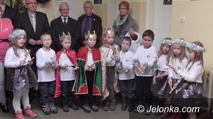 Jelenia Góra: Opłatek z jasełkami w sejmiku