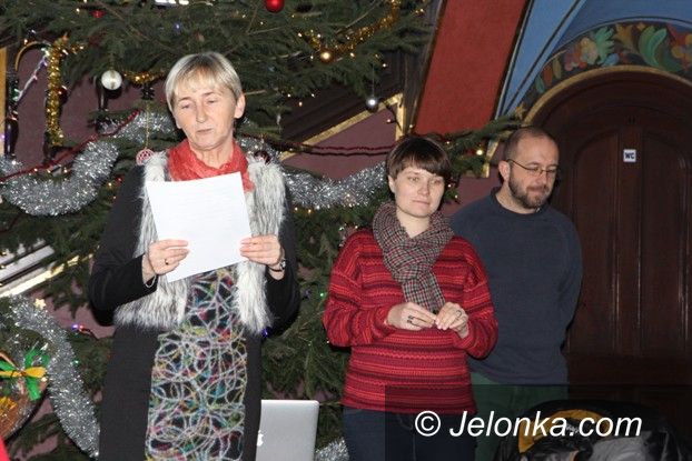 Jelenia Góra: O świątecznych tradycjach na świecie w Jagniątkowie