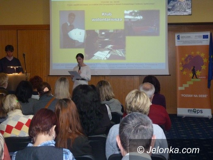 Jelenia Góra: Z MOPS–em postawiło na siebie 185 osób 