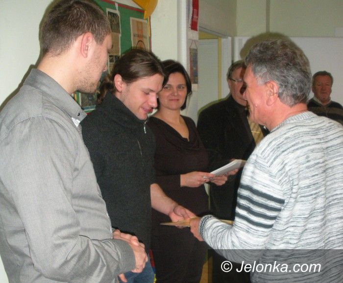 Jelenia Góra: Senior na czasie z komputerem