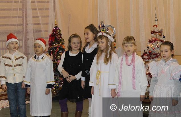 Jelenia Góra: Szkolne jasełka w wykonaniu rodziców dzieci z SP7