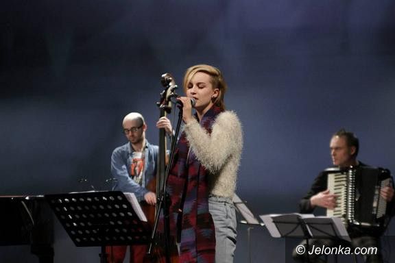 Jelenia Góra: Udany koncert „Gwiazdko – Łasko nie gaśnij” w Teatrze Zdrojowym