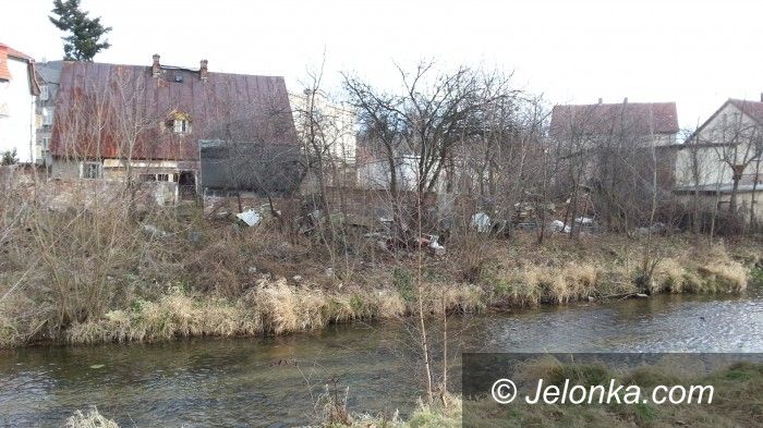 Jelenia Góra: Czytelniczka: Co z tymi śmieciami w Cieplicach?