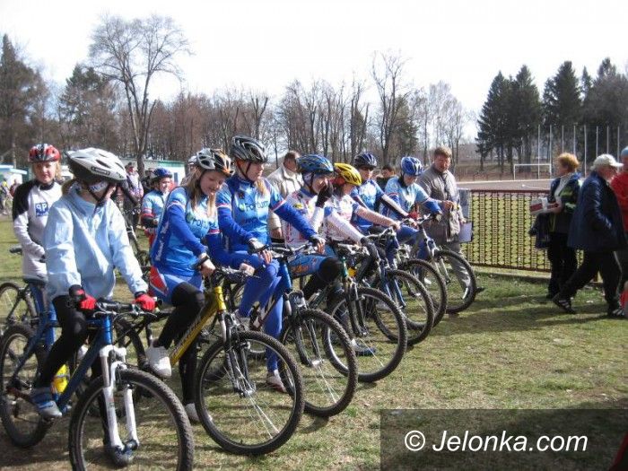Jelenia Góra: Kolarze na start