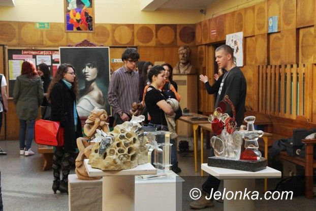 Jelenia Góra: Artystyczna wiosna w „Rzemiosłach” dla gimnazjalistów