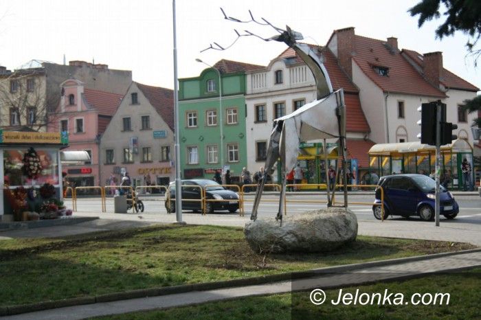 Jelenia Góra: Skwerek na Podwalu z jeleniem