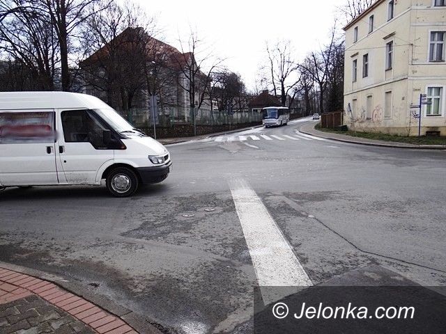 Jelenia Góra: Gdzie obiecane rondo na niebezpiecznej krzyżówce?