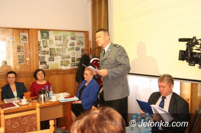 Powiat: Radni powiatu wysłuchali raportu z działalności policji