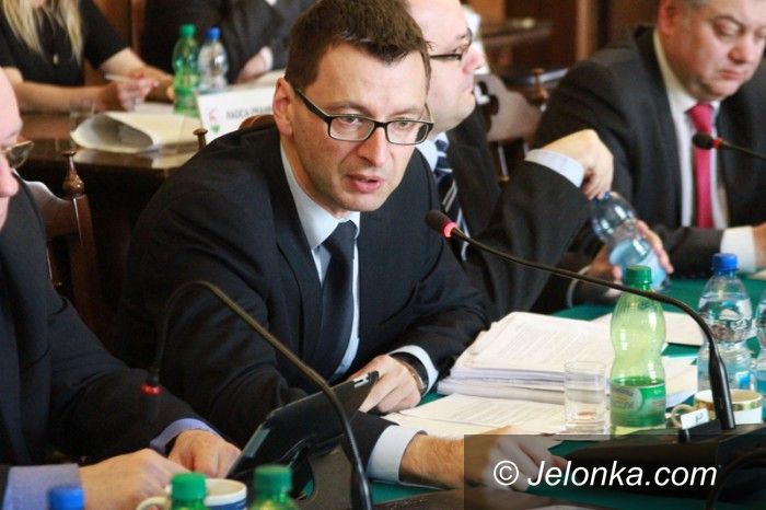 Jelenia Góra: Radny R. Szymański: woda w kranach radioaktywna?
