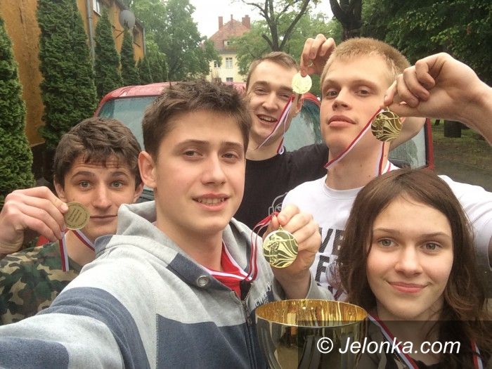 Region: Jeleniogórzanie wygrali zawody sportowo–obronne
