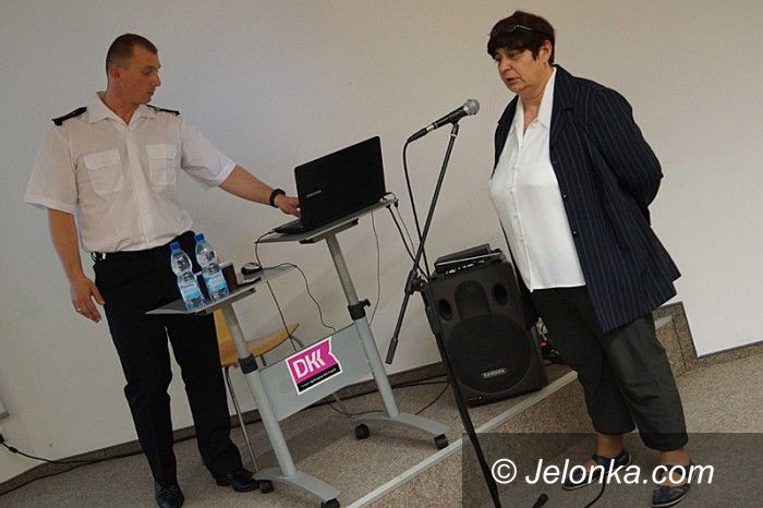 Jelenia Góra: Rozmawiali o bezpieczeństwie dzieci  w szkołach