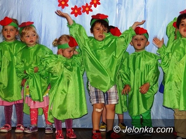 Jelenia Góra: Piękna uroczystość dla rodziców w Sobieszowie