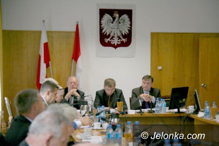 Powiat: Ostatnia przed wakacjami sesja Rady Powiatu