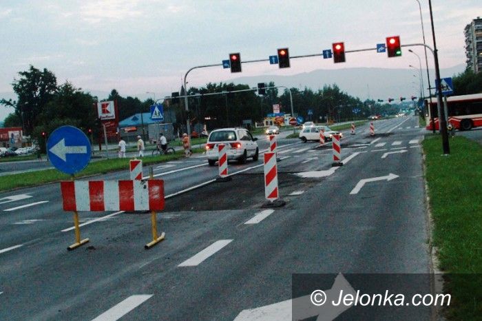 Jelenia Góra: Bieżące remonty ulic trwają. Są utrudnienia