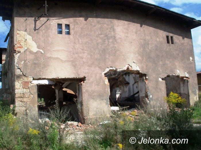 Mysłakowice: Czytelnicy: Dawny PGR się wali, jest zagrożeniem