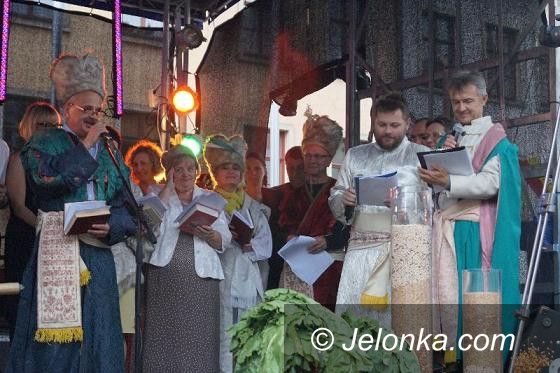 Jelenia Góra: Czytali “Trylogię” Sienkiewicza w strugach deszczu