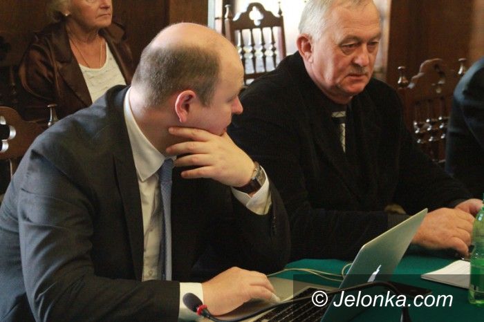 Jelenia Góra: Na sesji o kradzieży klatki i sprawach różnych