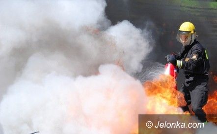 Jelenia Góra: Pożar na Wyczółkowskiego. Mieszkańcy ewakuowani