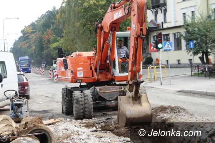 Jelenia Góra: Trwa budowa centrów przesiadkowych