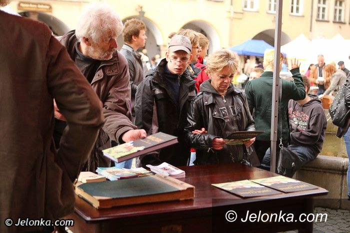 Jelenia Góra: Ratujmy Dwór Czarne – monografia wg Jacka Jakubca