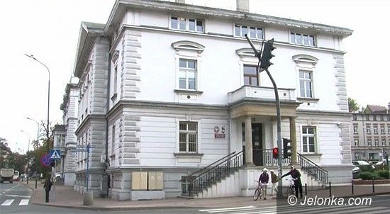 Jelenia Góra: Nielegalne zbieranie podpisów w magistracie?