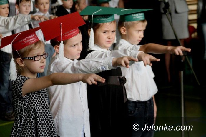 Jelenia Góra: Pierwszaczki z „Dwójki” pełnoprawnymi uczniami