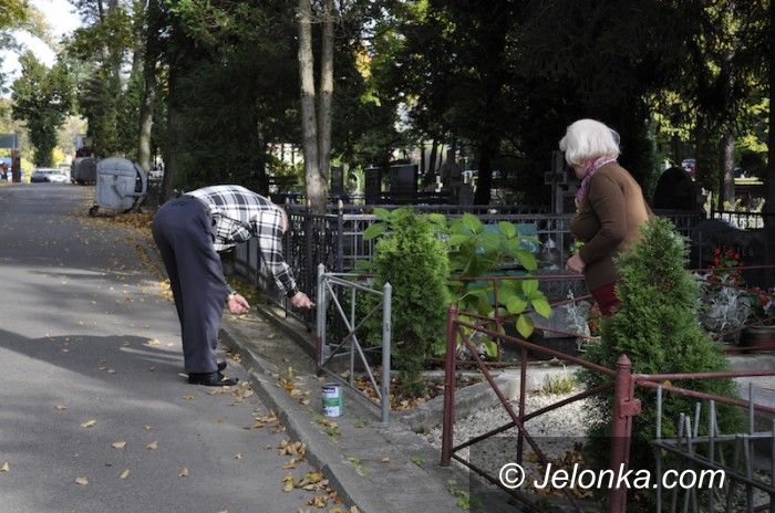 Jelenia Góra: Cmentarne porządki przed Świętem Zmarłych