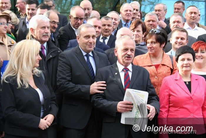 Jelenia Góra: Groteski ciąg dalszy: Schetyna popiera rywala komitetu PO